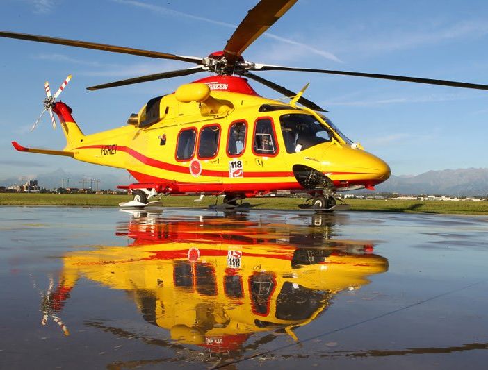 Si tuffa nel fiume alla Maddalena a Somma Lombardo e non riemerge: 38enne ripescato dai soccorritori in condizioni gravissime