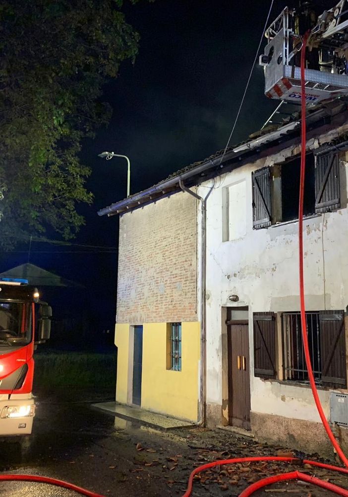 Verrua Po: incendio in appartamento, gravi danni allo stabile