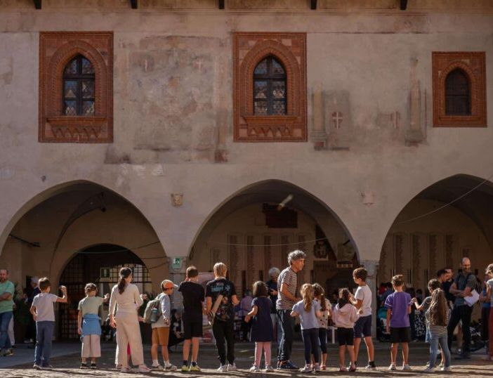 Oltre 4.000 bambini e adulti scarabocchiano a Novara