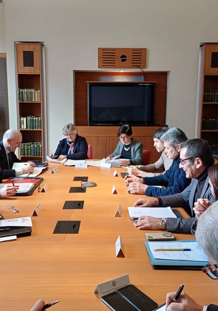 Pavia, vertice in prefettura: intensificati i controlli sulla movida in città, allo studio iniziative di inclusione sociale per i giovani