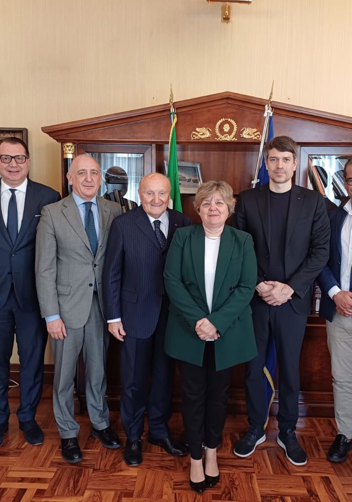 Sottoscritto tra il prefetto e il presidente dell’associazione commercianti della provincia di Pavia il protocollo video-allarme anti rapina