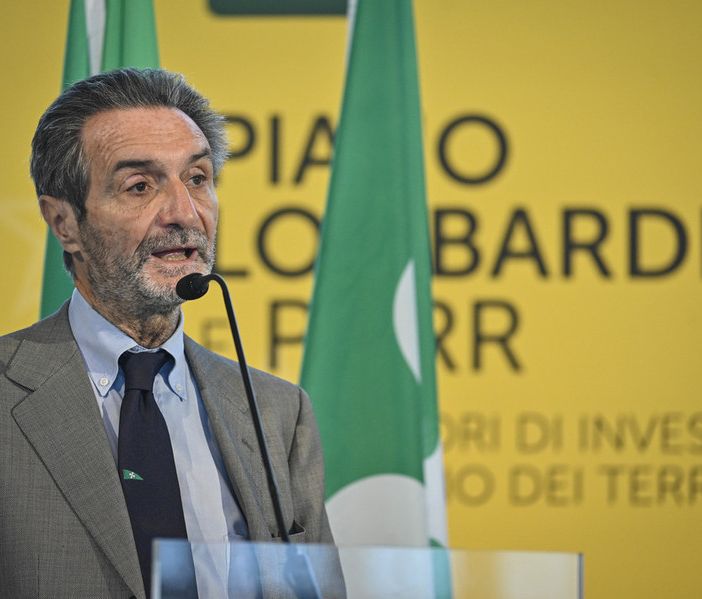 Fontana: «La Lombardia avrà un &quot;bianco&quot; Natale grazie a campagna vaccinale e terza dose»