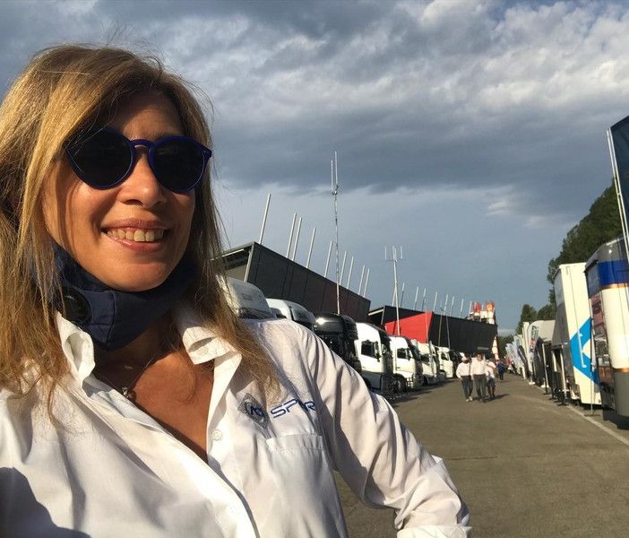 Varese piange Fiammetta La Guidara, lutto nel mondo dei motori e del giornalismo italiano