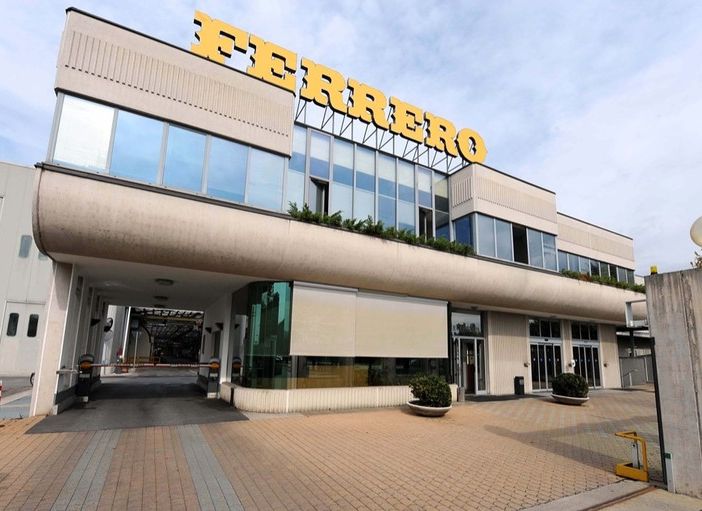 L'ingresso dello stabilimento Ferrero di Alba
