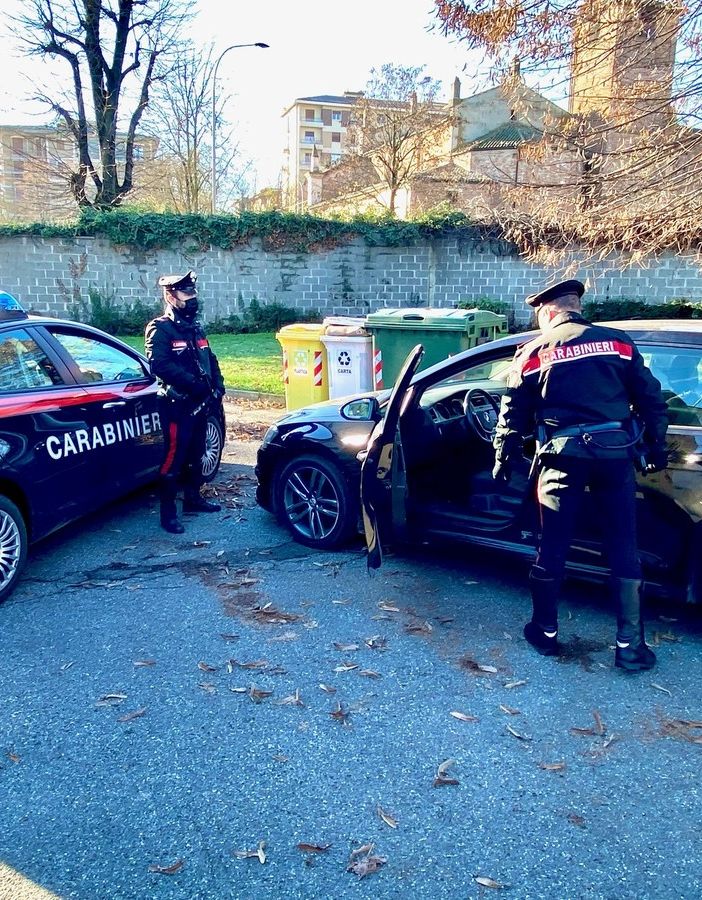 Oltrepò, controlli a tappeto dei carabinieri: sanzionate due persone al bar senza green pass. Tre denunce per guida in stato di ebbrezza