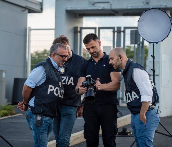 Da domani in vendita il calendario 2023 della Polizia di Stato: il ricavato andrà all'Unicef