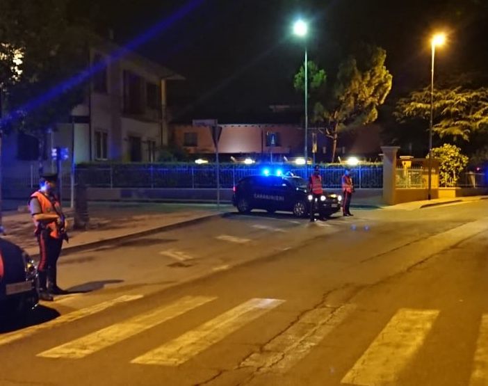 Voghera: non si ferma all'alt dei carabinieri a bordo di un'auto rubata, 30enne arrestato