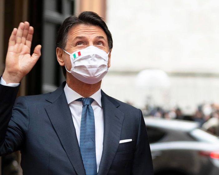L'addio commosso di Giuseppe Conte: «Orgoglioso di aver rappresentato l’Italia»