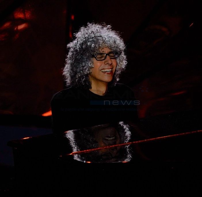 Giovanni Allevi sul palco dell'Ariston (foto Duilio Rizzo)