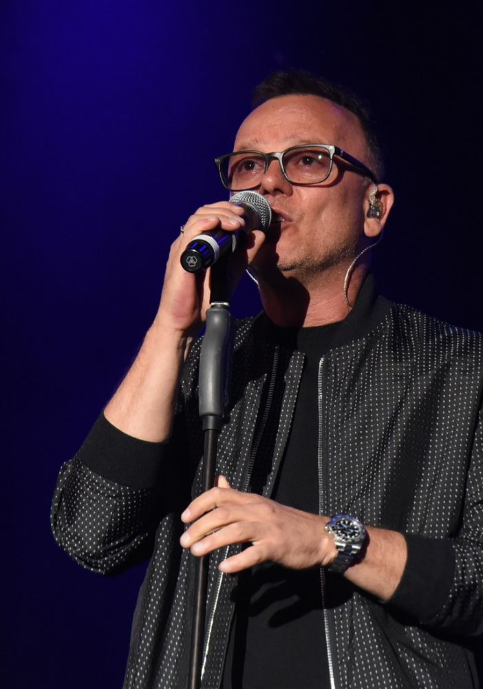 Vigevano: Gigi D'Alessio infiamma il pubblico del Castello Sforzesco
