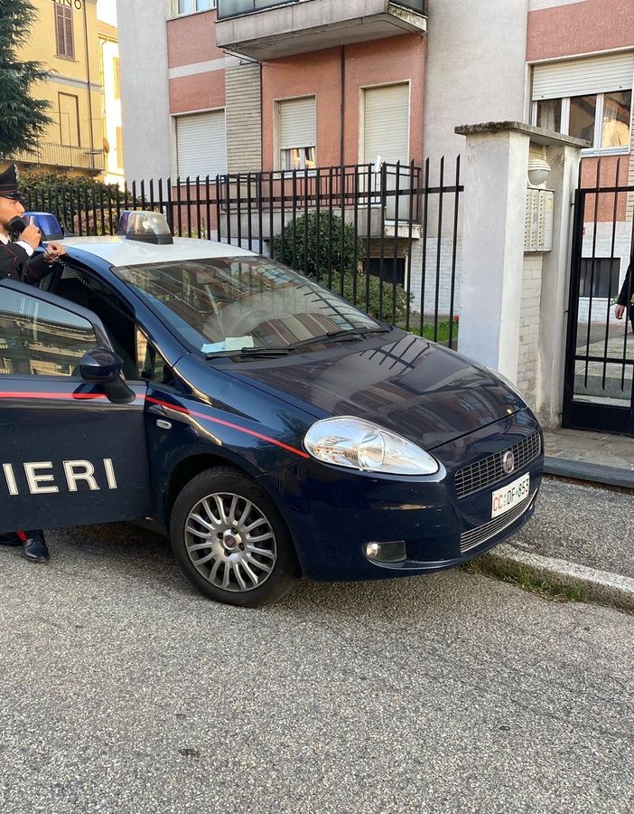 Mortara: si fa consegnare denaro per affittare un appartamento, ma lascia chiavi fasulle alle vittime. In manette un 44enne