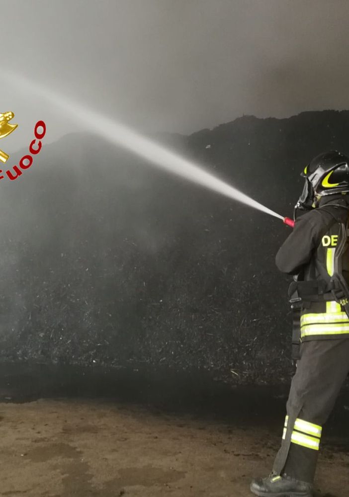 Belgioioso: incendio in azienda concimi, sul posto i Vigili del fuoco