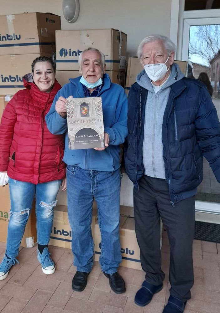 Vigevano: il consorzio nazionale Santi Crispino e Crispiniano raccoglie scarpe per la popolazione Ucraina