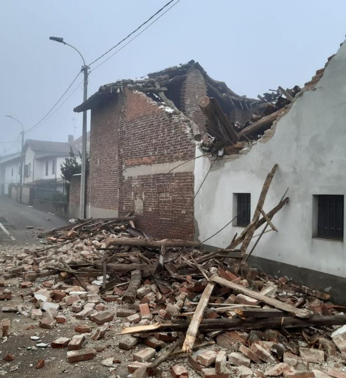 Garlasco: crolla un'abitazione in via San Zeno, strada chiusa e nessun ferito