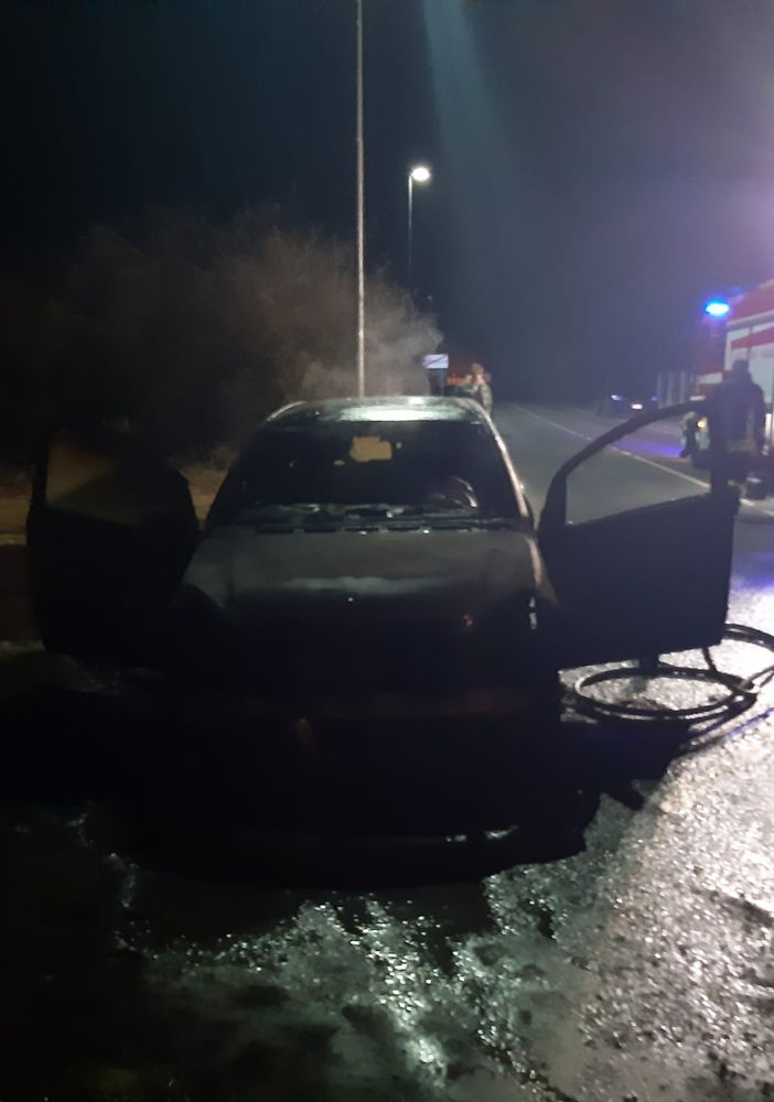 Tromello: fiamme su un'auto in via Delcroix