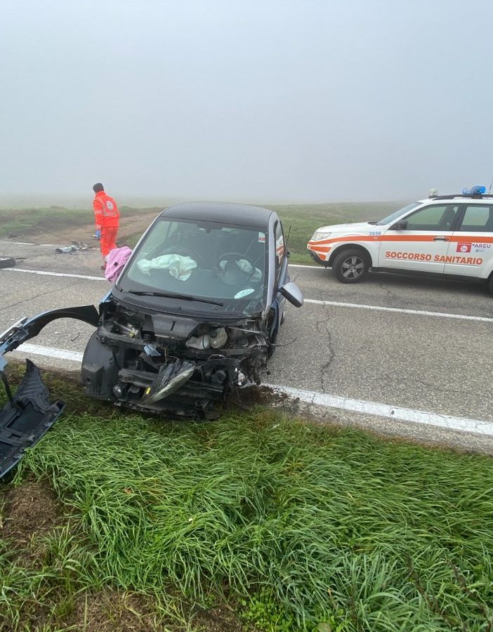 Sartirana: frontale tra auto sulla provinciale, ferite 3 persone