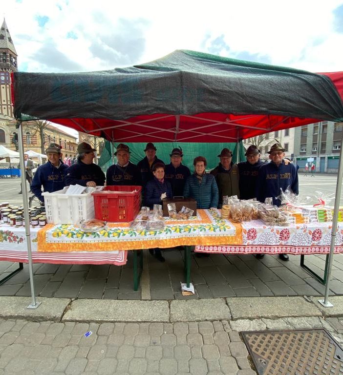 Mede: grande successo in piazza della Repubblica per il &quot;Pane Alpino&quot;