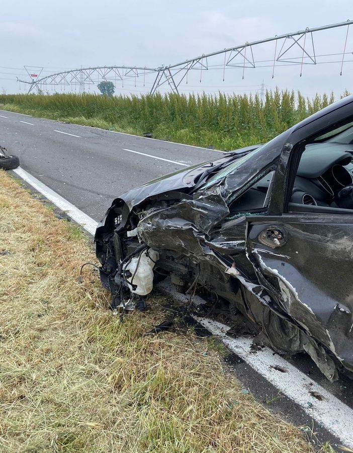 Castello d'Agogna: scontro auto-camion sulla provinciale 494, ferito un 47enne