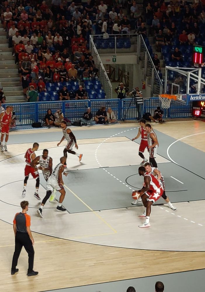 Basket: Milano supera Tortona (96-86) nella 2° edizione del Memorial Bottacin. Le immagini