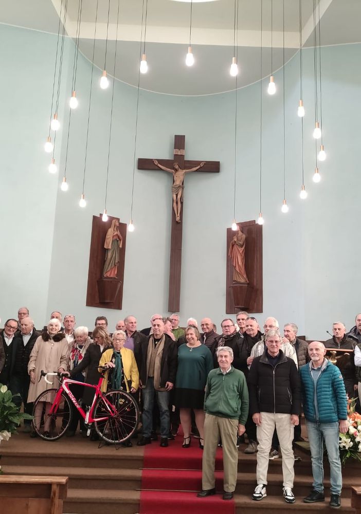 - FOTONOTIZIA - Vigevano: rimpatriata di ciclisti nella chiesa del Cuore Immacolato di Maria