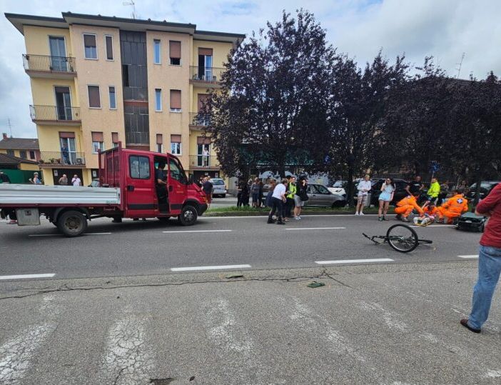 Robecco: ragazzino in bicicletta investito da un camioncino, interviene l’elisoccorso