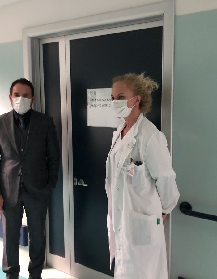 Covid-19, sono partite le vaccinazioni degli operatori dell’IRCCS Maugeri di Pavia e Montescano
