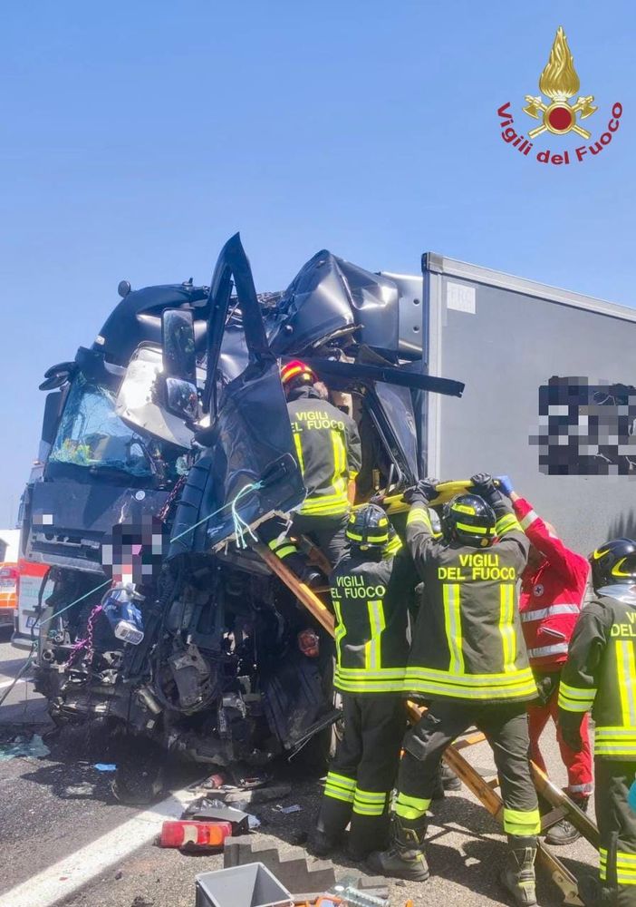 Raffica di incidenti stradali sulla A21, autostrada chiusa in entrambe le direzioni