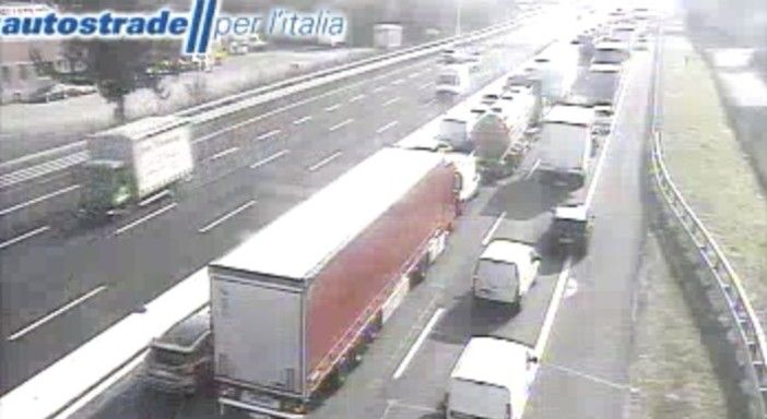 Incidente sull'Autostrada dei Laghi alla Barriera di Milano Nord: soccorsa una persona. Code da Lainate