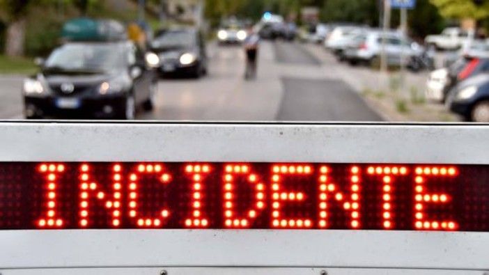 Giornata nera sulle strade lombarde, un morto e un ferito grave nella Bergamasca e nel Comasco