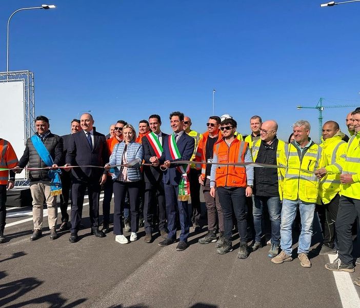 Inaugurato il collegamento stradale Lainate-Rho: «Passo avanti per l'ampliamento della A8»