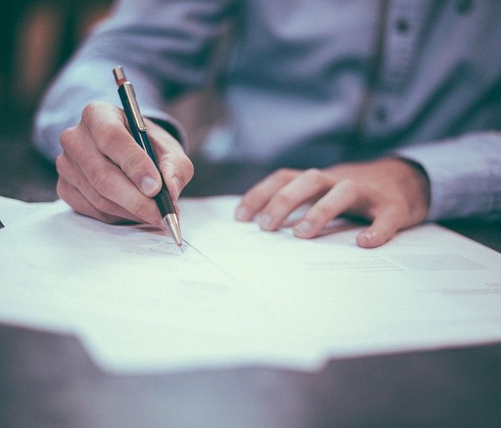 Mercato del lavoro in Lombardia, cresce il numero degli occupati e quello dei contratti a termine
