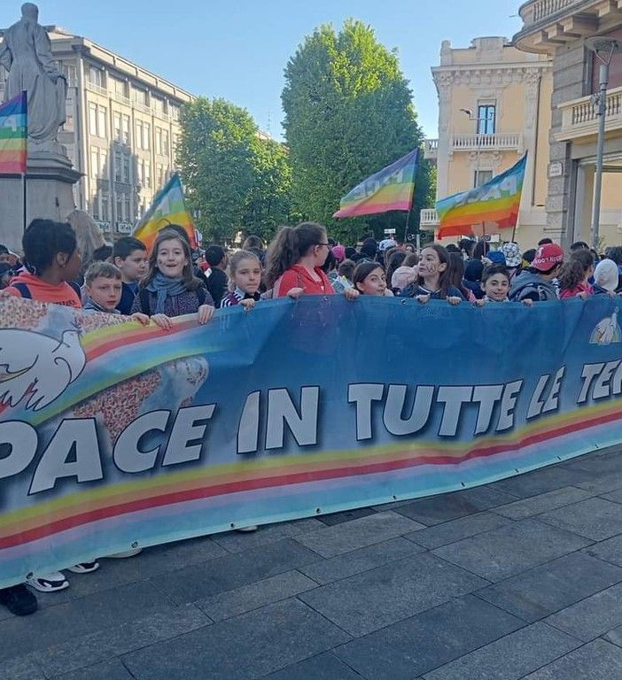 Marcia della pace a Novara, oltre duemila bambini