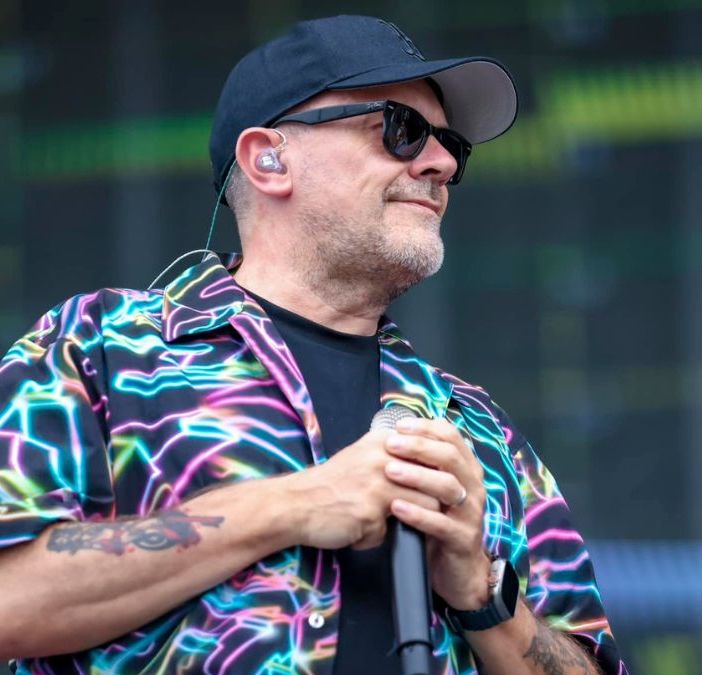Max Pezzali, in arrivo il nuovo singolo “Discoteche abbandonate”