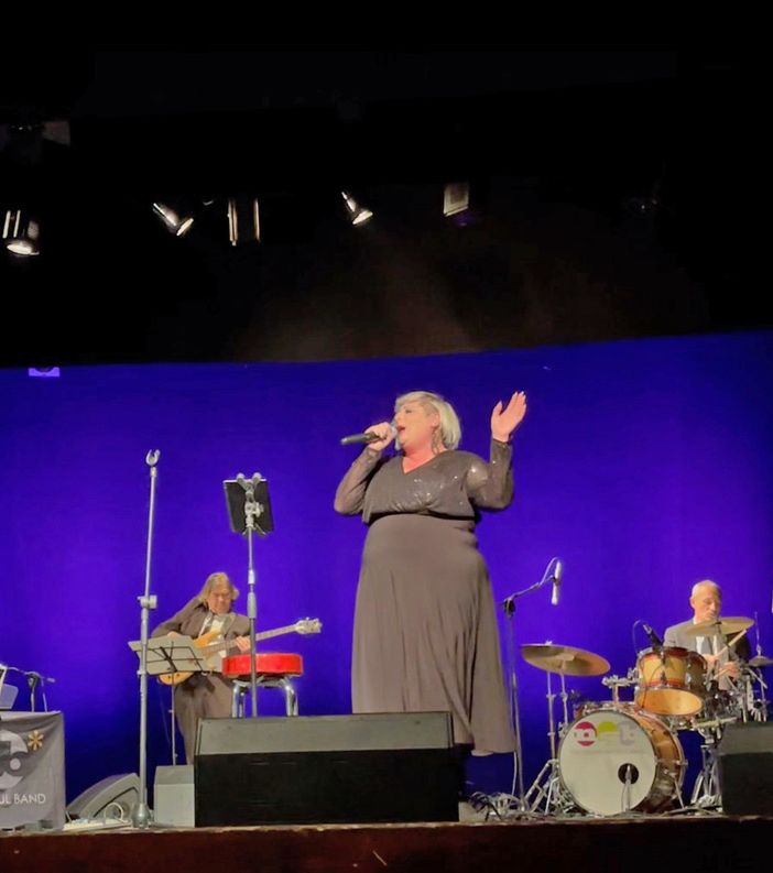 La Nat Soul Band dopo due anni torna al teatro di Siziano con il suo spettacolo di racconti e musica