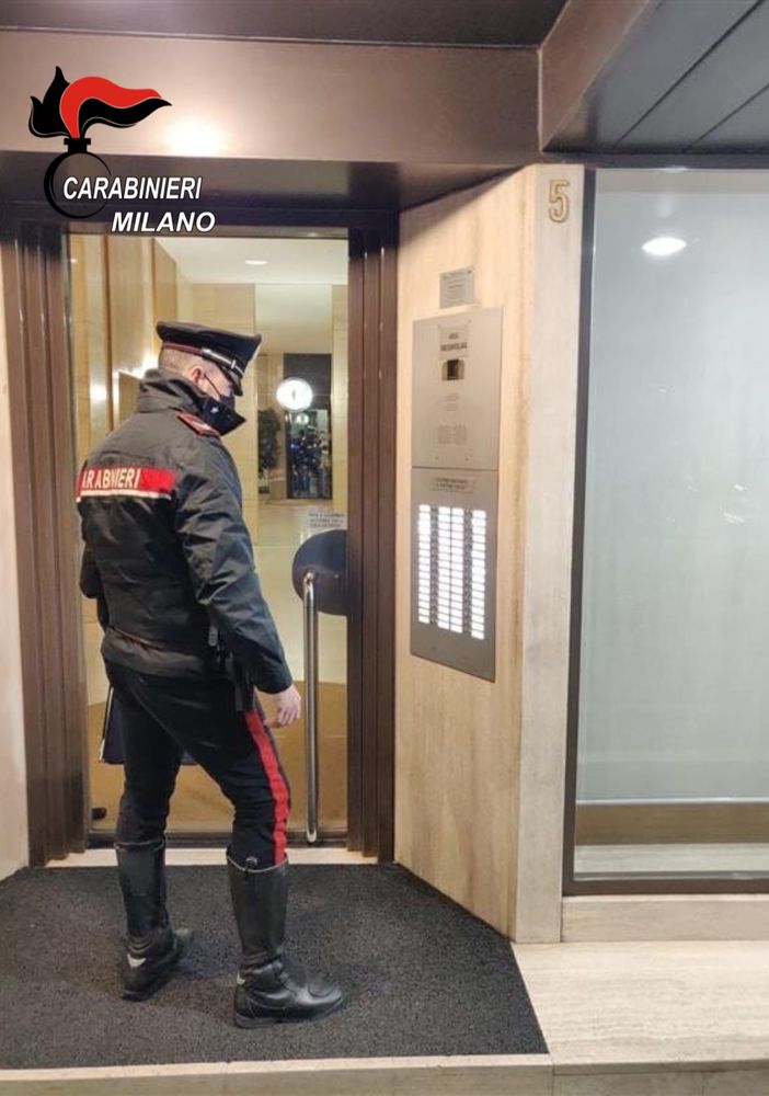 Milano: organizzano una festa in un B&amp;B di lusso, sanzionati 14 giovani