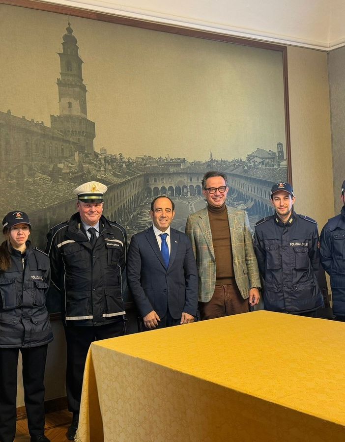 Vigevano: rafforzati i controlli della Polizia locale per le festività natalizie. Assunti quattro nuovi agenti