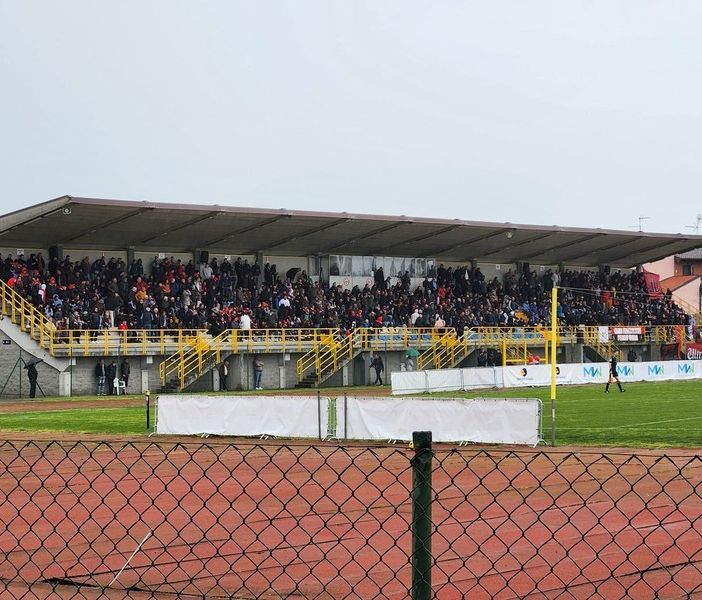 L'incredibile pubblico, che non si vede neppure in serie D, presente oggi per la sfida tra l'Oltrepo, terzo con Solbia e Club Milano, e la capolista Vogherese
