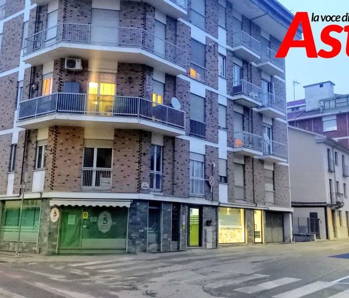Il palazzo al civico 21 di via Zangrandi ad Asti, dove si trova l'appartamento in cui si è verificata la tragedia - Ph. Efrem Zanchettin - Merfephoto