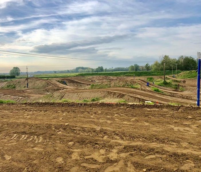 Dorno: cade sulla pista da motocross, ferita una 27enne francese