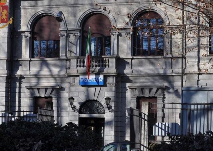 Busto, arrestato il &quot;trasformista della tastiera&quot;: ricattava sessualmente le sue vittime per estorcere denaro