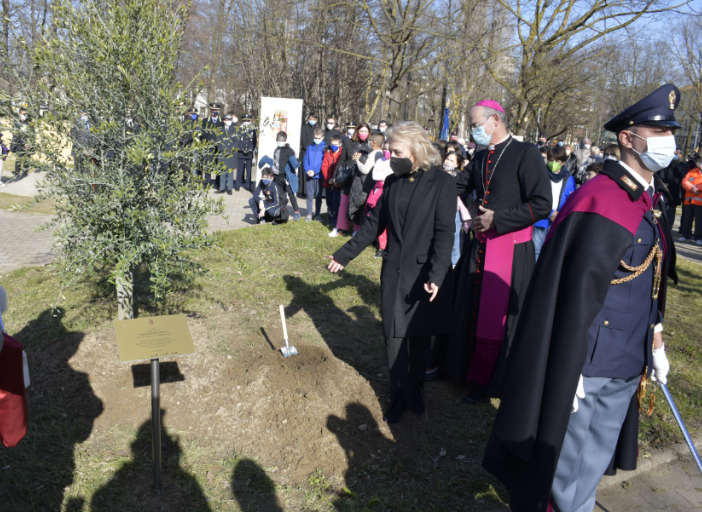 Vigevano: al Parco Parri piantato un ulivo in memoria di Giovanni Palatucci, riconosciuto &quot;Giusto tra le Nazioni&quot;