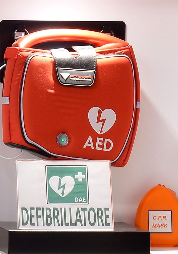 L'Università di Pavia dona 41 defibrillatori di ultima generazione alla città