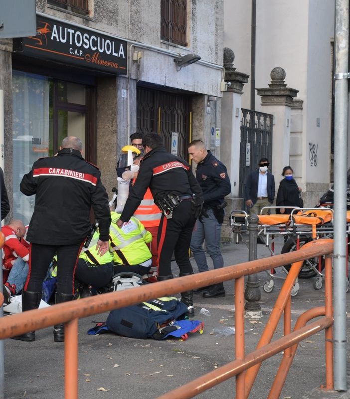 Pavia: i Carabinieri salvano un giovane in arresto cardiaco