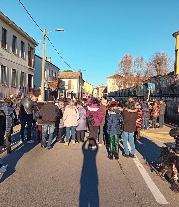 Pieve del Cairo: grande successo per il Presepe vivente con protagonisti i bambini della scuola d'infanzia. Le immagini
