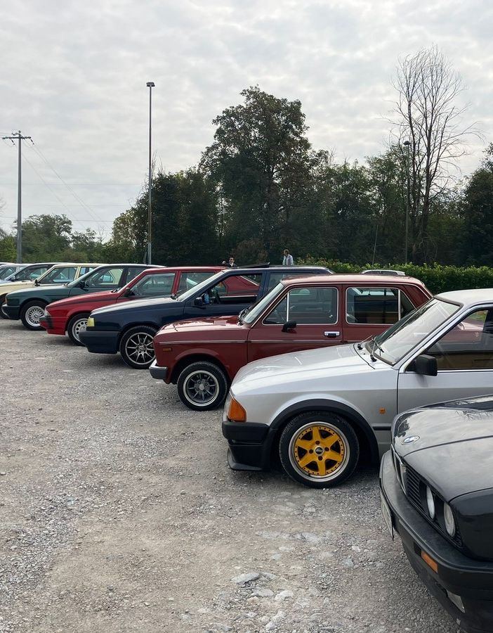 Auto storiche: successo del raduno di berline tra i laghi di Pusiano e Alserio