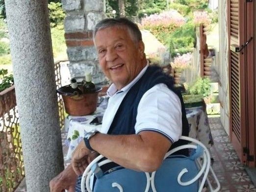 Renato Pozzetto il giorno del suo compleanno nel 2022 (foto dalla pagina Facebook della Locanda)