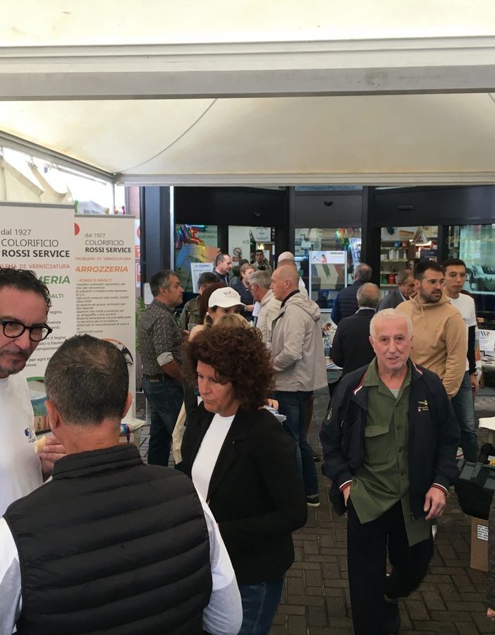 95 anni e non sentirli. La festa tutta colorata di Rossi Service