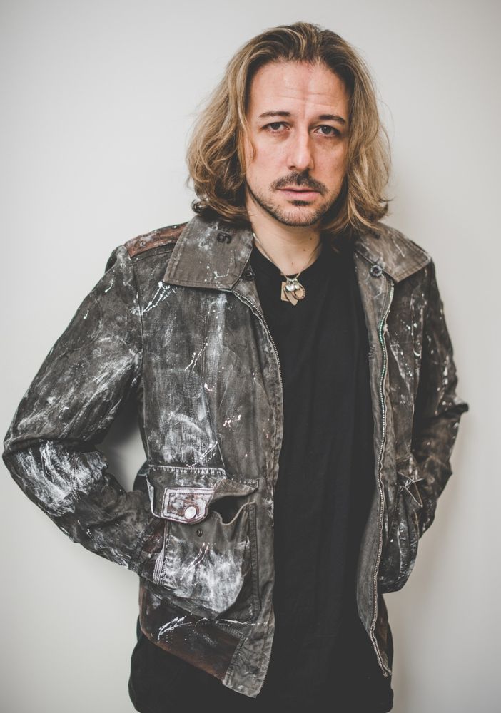 Musica: Simone Tomassini, la curiosità per il singolo “Sono Vivo” e il nuovo management