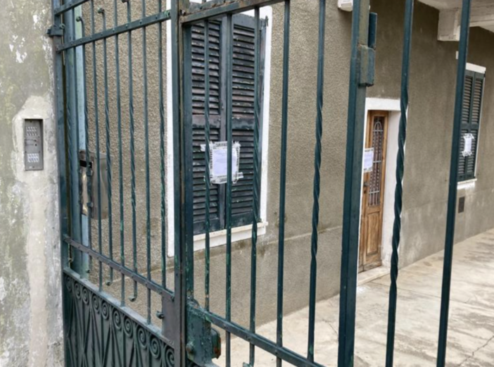 Marnate, uccide la madre e tenta di togliersi la vita