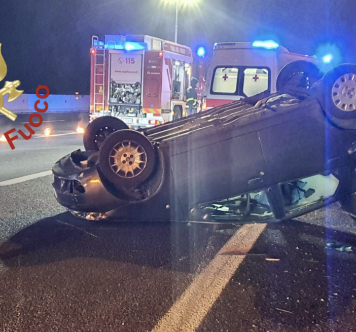 Una delle due auto dopo l'incidente
